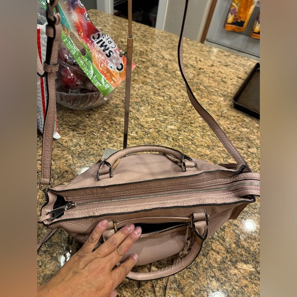 🎄🎄🎄Rebecca Minkoff “Regan” Leather Crossbody Shoulder Handbag - Picture 5 of 12